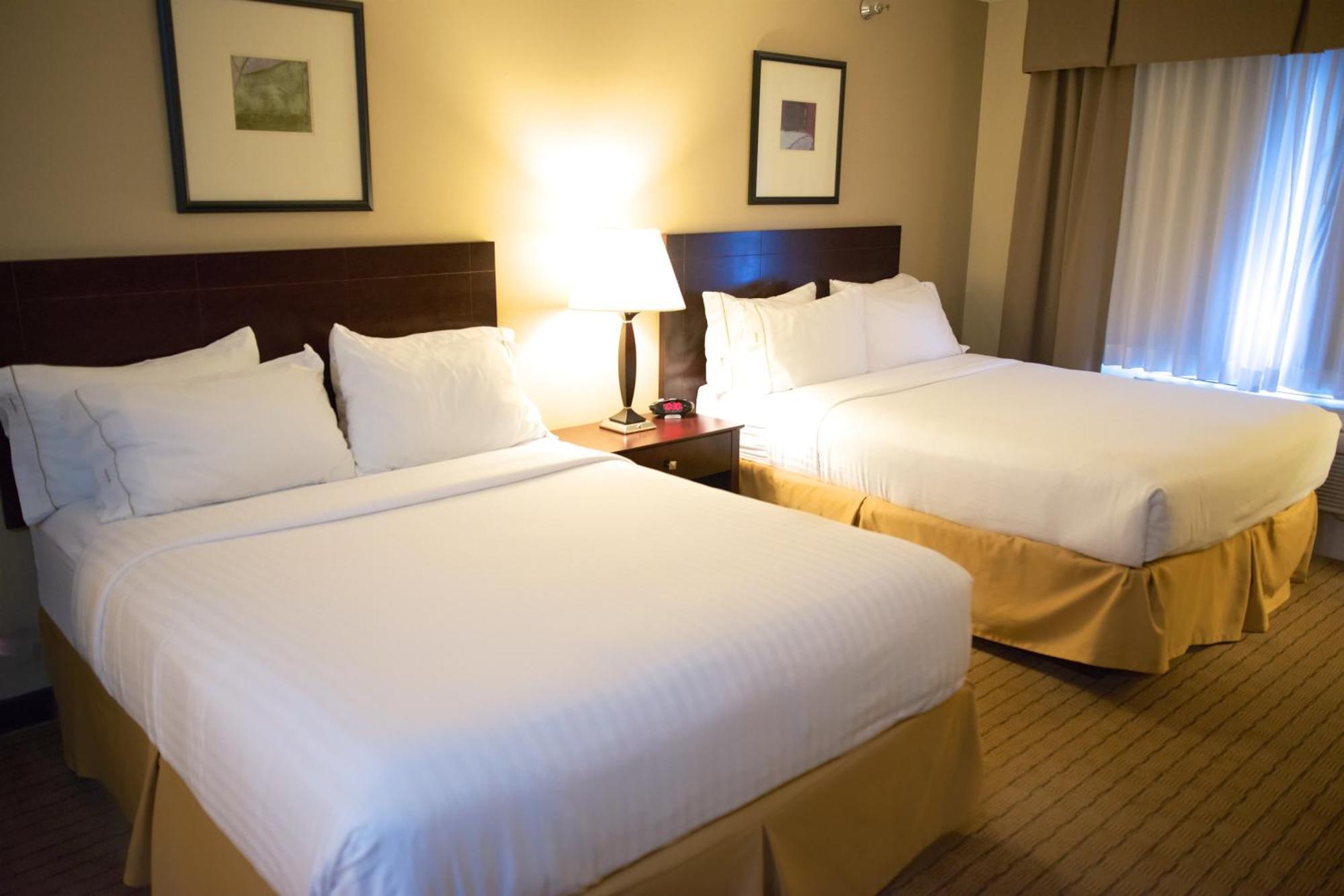 Standard Room with Two Queen Beds